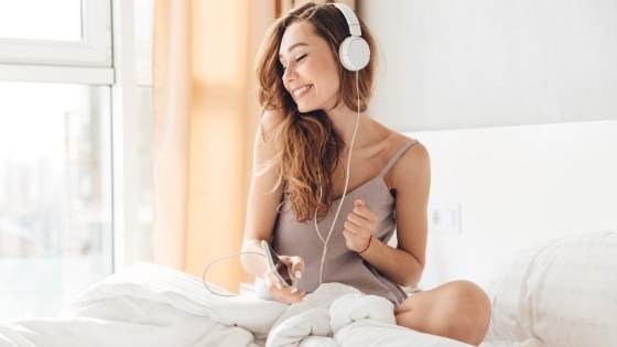 how to listen to subliminals overnight