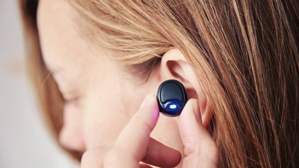 can i listen to subliminals with one earphone